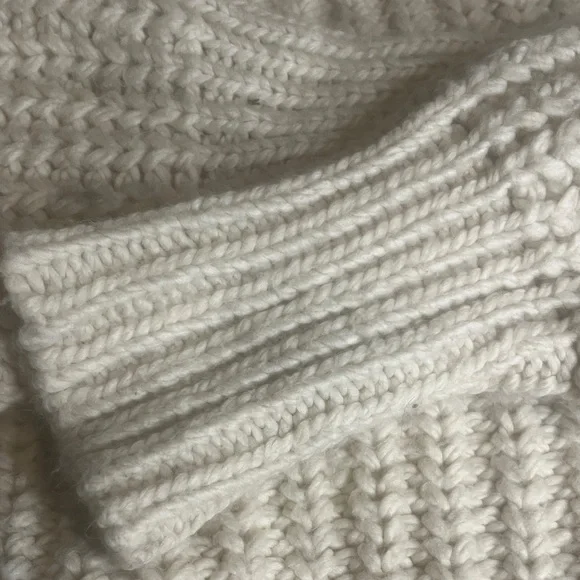 H&M Cream Ribbed Knit Sweater - Picture 2 of 4